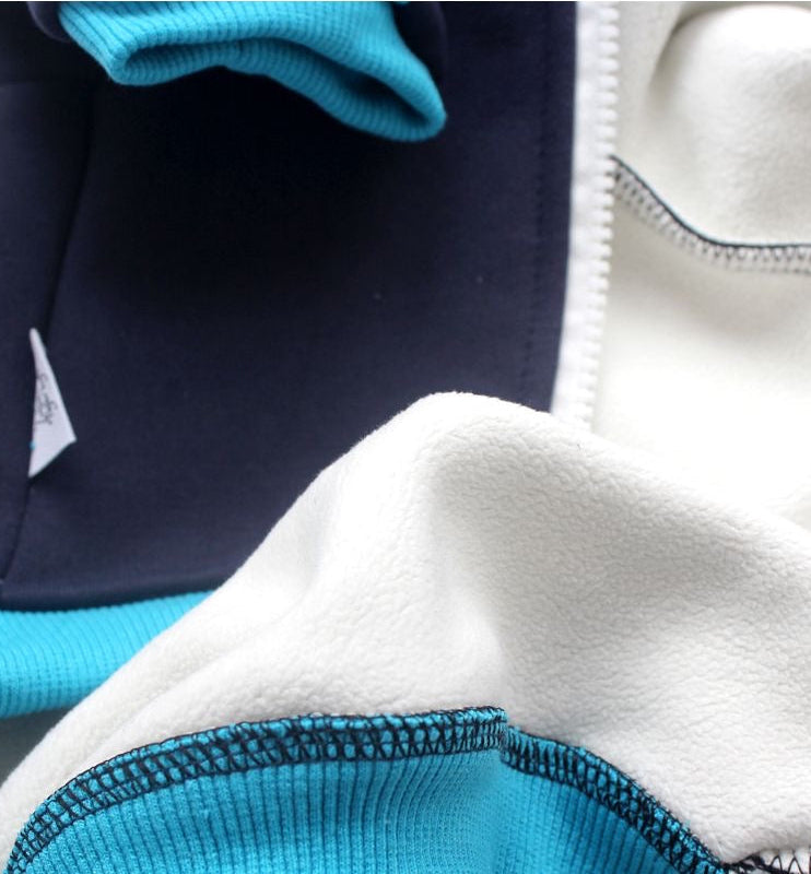 Soft fleece lining detail — navy